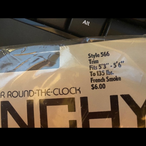 VINTAGE Givenchy Hoisery - Picture 2 of 5